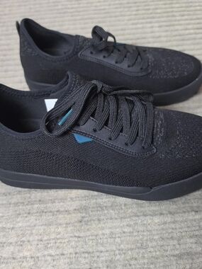 Vessi Weekend 1.5 Sneaker Womens Size 8 Waterproof Shoes Asphalt Black Black